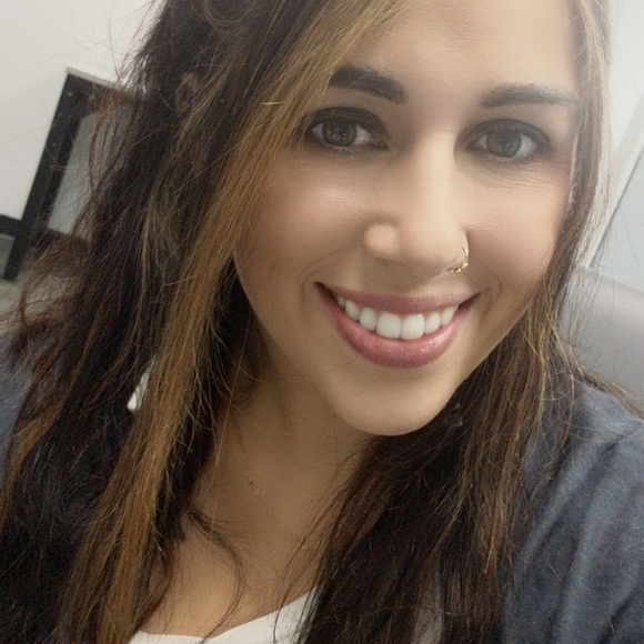 🎀 Meet your seller 🎀 - Picture 5 of 5